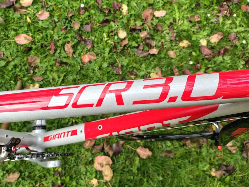 Silniční kolo GIANT SCR 3.0