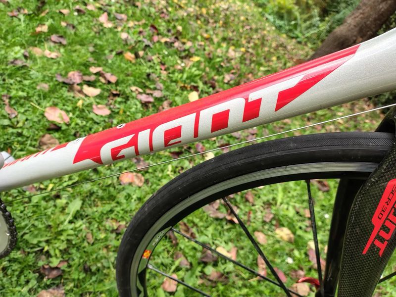 Silniční kolo GIANT SCR 3.0