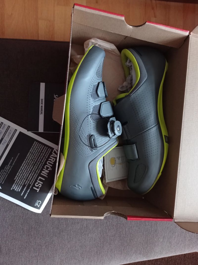 Specialized audax charcoal, silniční tretry