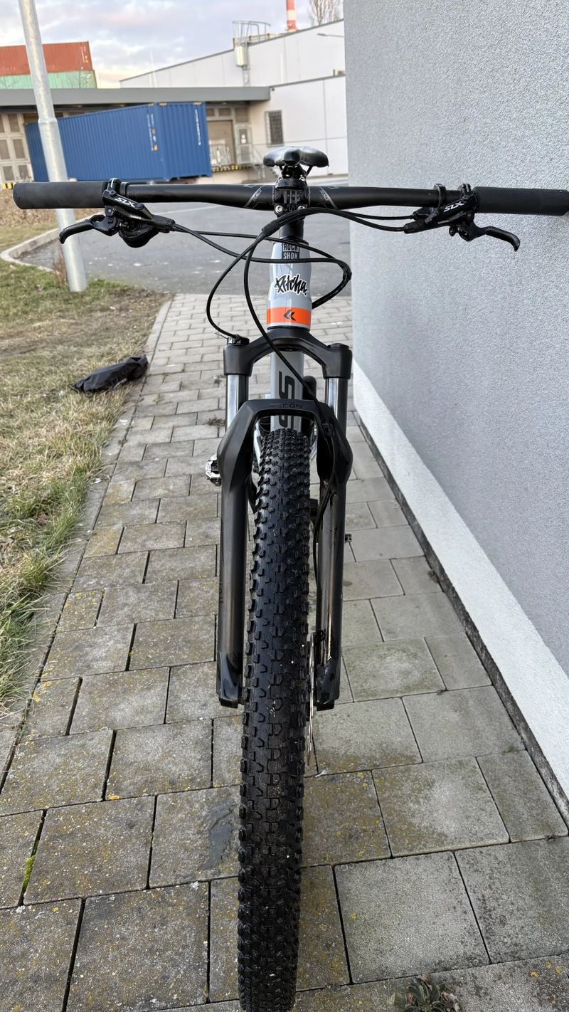 Celoodpružené kolo Kross Earth 2.0