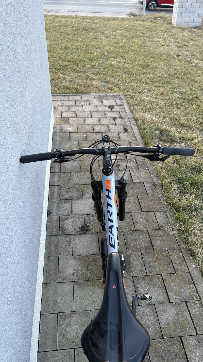 Celoodpružené kolo Kross Earth 2.0