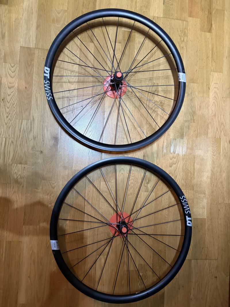 ZAPLETENÁ KOLA DT SWISS A 1800