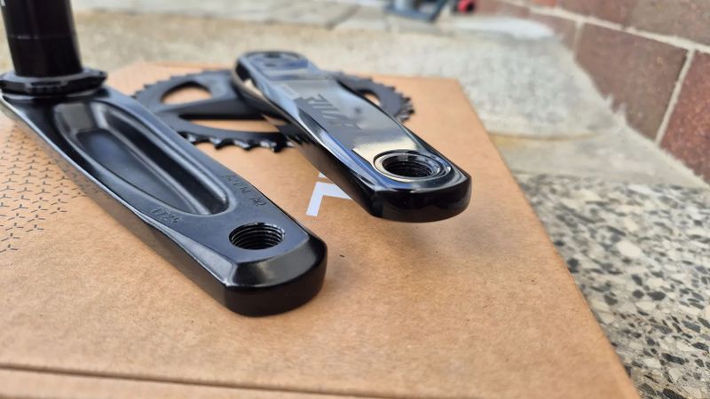 Kliky s převodníkem Sram Rival D1 DUB Wide