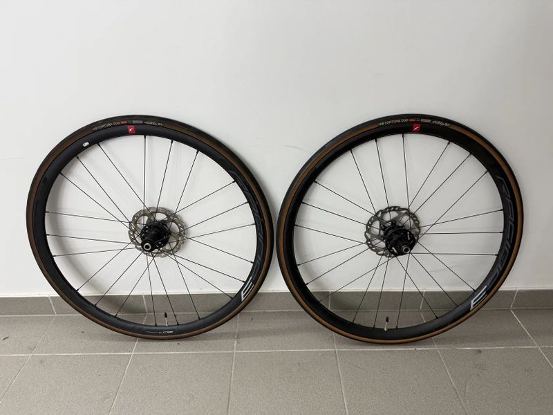 FULCRUM Racing 3 DB - HG11 + pneu Tufo