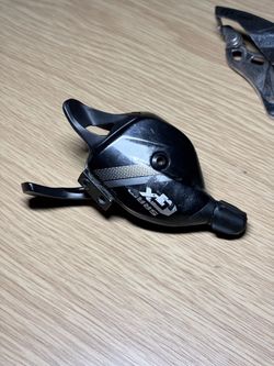 Řazení Sram GX, 2 rychlosti. Páčka levá