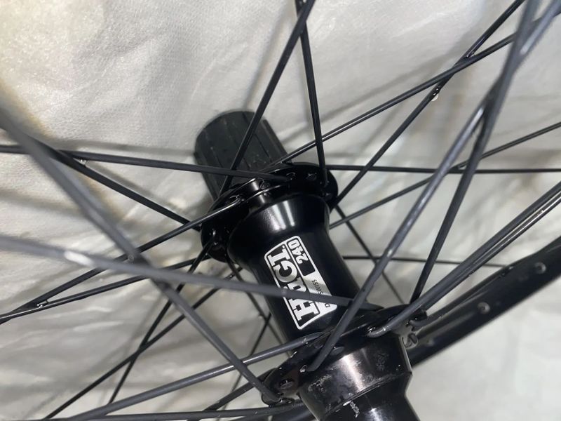 DT Swiss Hugi / Mavic 