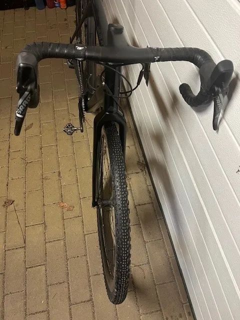 Canyon Inflite CF SL 8