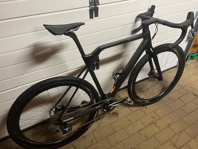 Canyon Inflite CF SL 8