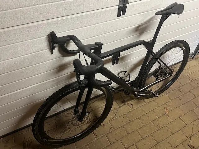 Canyon Inflite CF SL 8