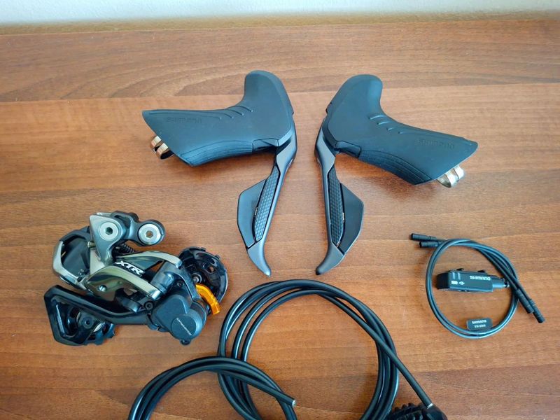 Shimano GRX Di2 / XTR M9050 1x11s