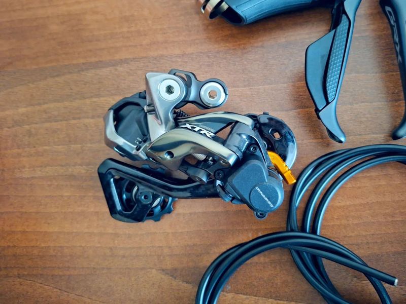 Shimano GRX Di2 / XTR M9050 1x11s