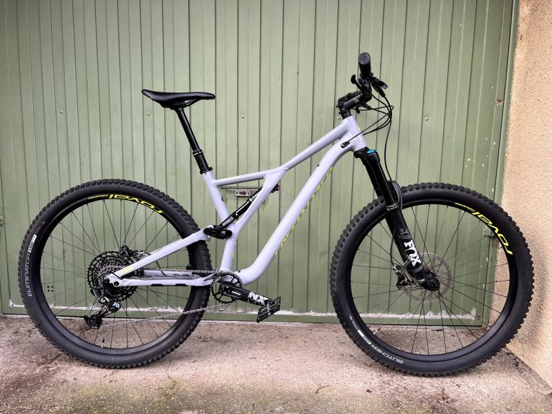 Trailové kolo Specialized Stumpjumper Comp 29" Top stav