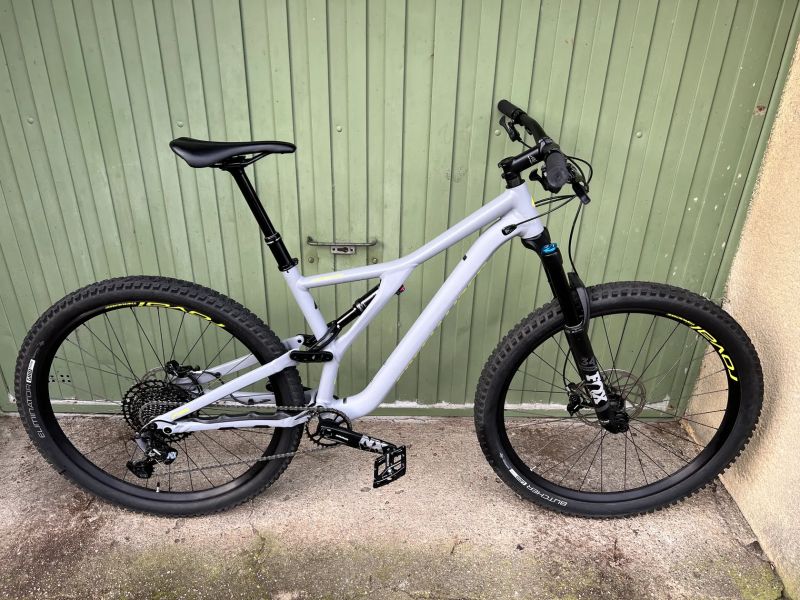 Trailové kolo Specialized Stumpjumper Comp 29" Top stav
