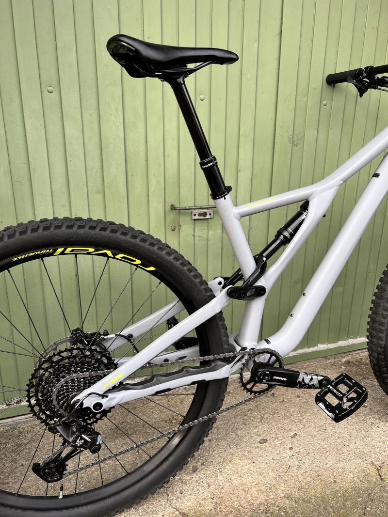 Trailové kolo Specialized Stumpjumper Comp 29" Top stav