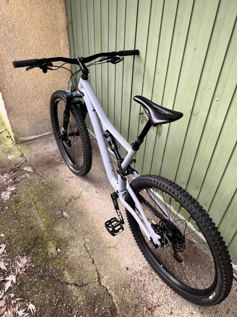 Trailové kolo Specialized Stumpjumper Comp 29" Top stav