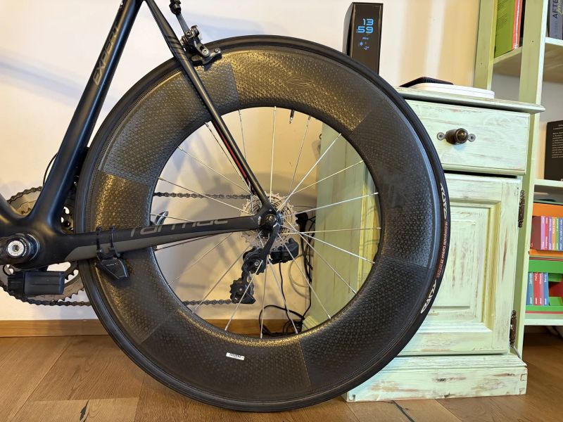 🌪️ EXTRÉMNÍ AERO RAKETA: Specialized Tarmac Expert Di2 + Zipp 404/1080