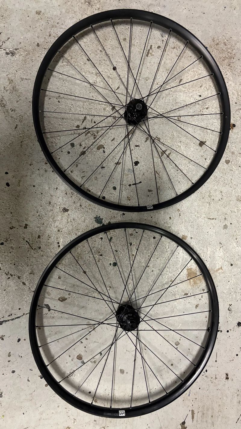 NOVÁ zapletená kola Newmen Performance 30 (mullet 29"/27.5")-SRAM XD