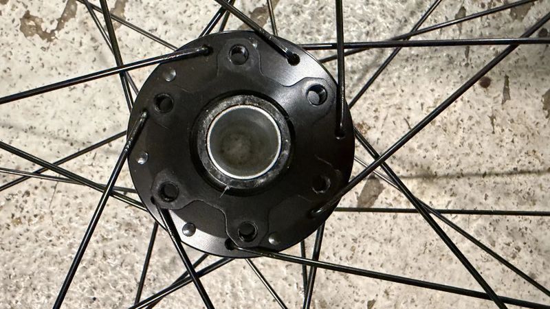 NOVÁ zapletená kola Newmen Performance 30 (mullet 29"/27.5")-SRAM XD