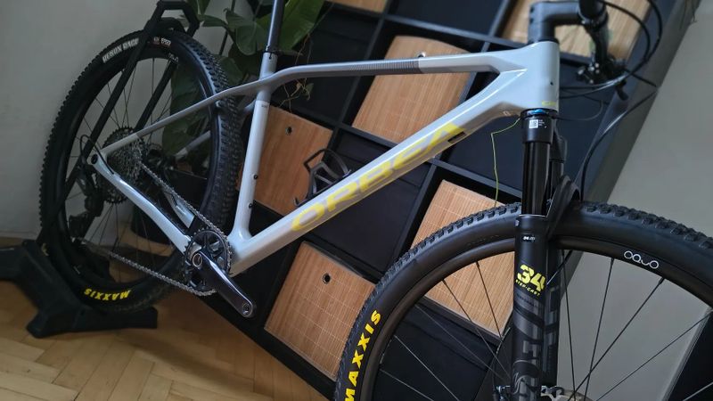 Orbea Alma M20 Shark Grey carbon / vel.L / XT 1x12 / zánovní