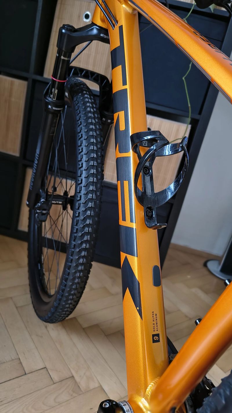 Trek X-Caliber 9 Factory Orange / vel.ML / XT 1x12 / teleskop