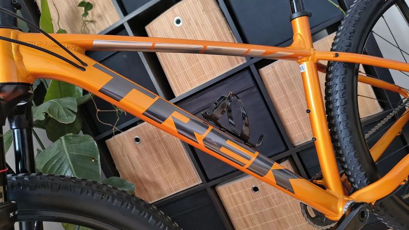 Trek X-Caliber 9 Factory Orange / vel.ML / XT 1x12 / teleskop