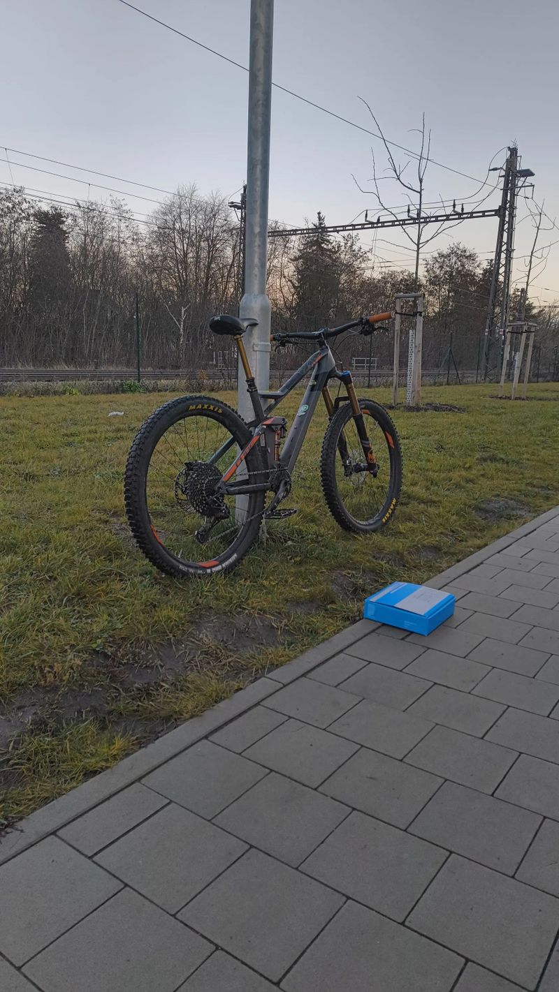 Cube Stereo 140 | trailový celoodpružený