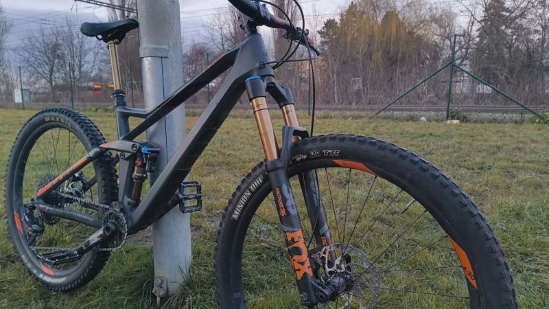 Cube Stereo 140 | trailový celoodpružený