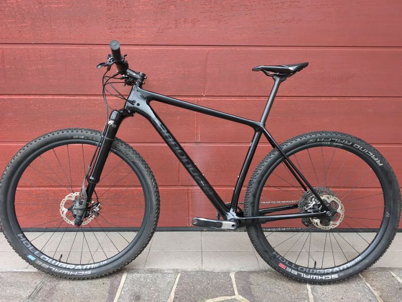 Cannondale Fsi Hi-Mod L-karbonová lefty, karbonová kola, komplet XTR