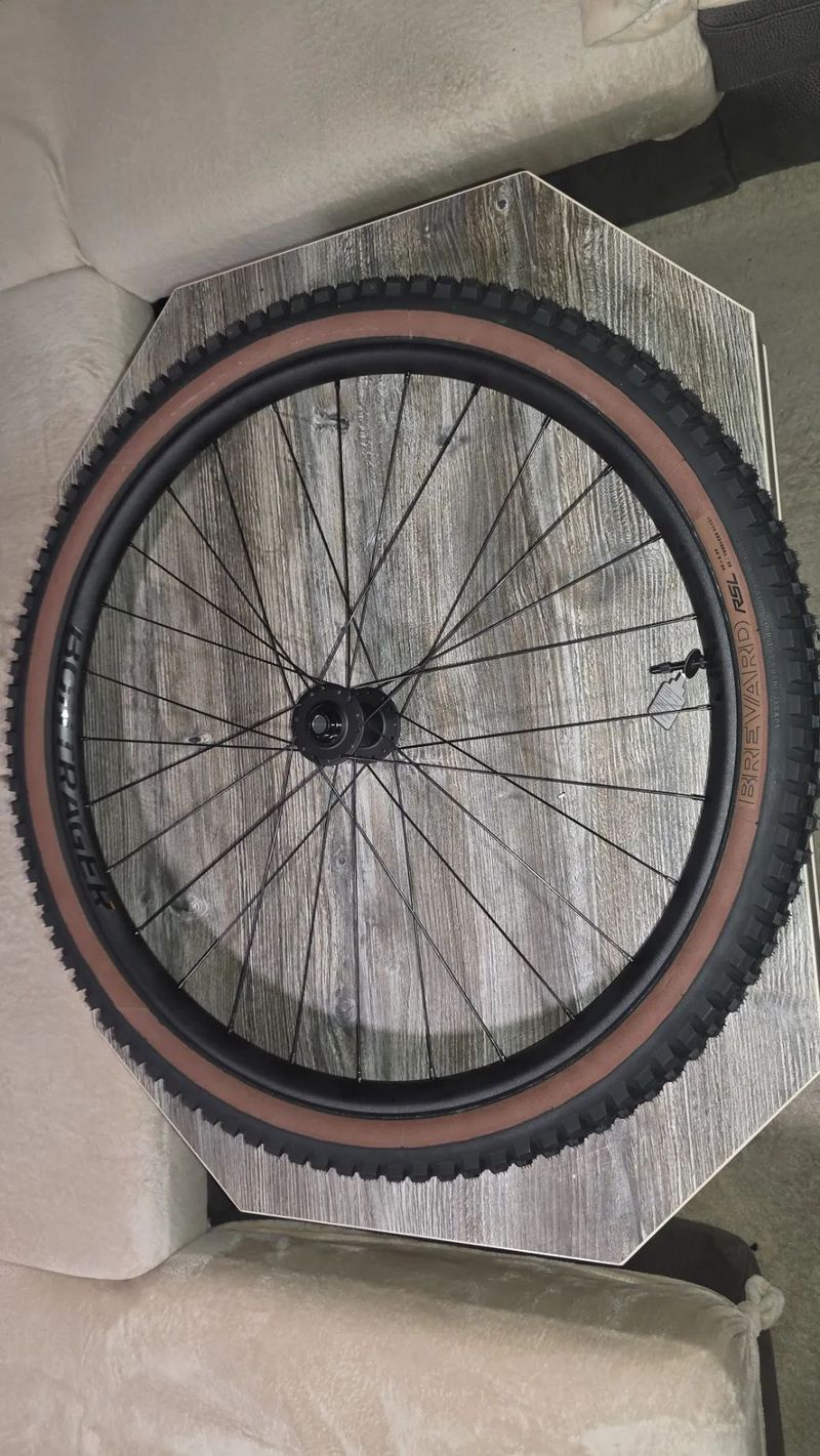 Kola Bontrager Line Comp 30 (ořech XD)