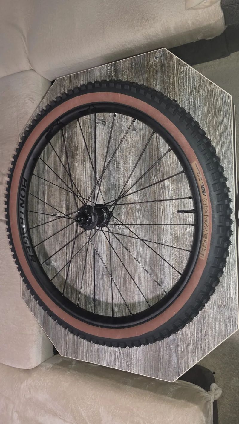 Kola Bontrager Line Comp 30 (ořech XD)