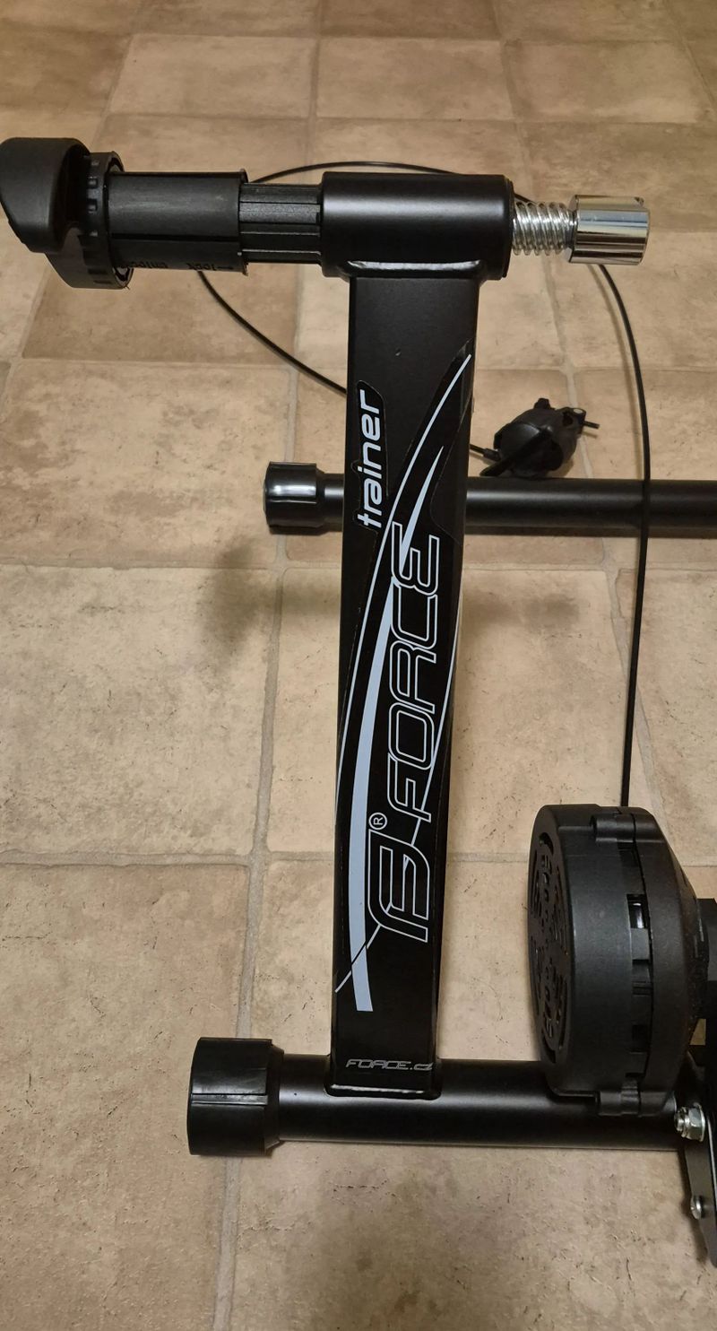 Trenažér Force Basic Magnetic 400W