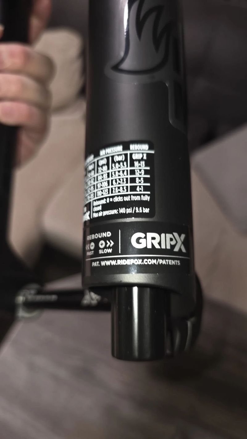 VIDLICE - Fox Performance Elite Float 38 Grip X 160 mm.Nová