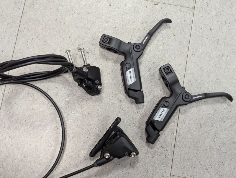 komponenty z kola, Sram NX Apex, kazeta, řazení, brzdy, zapletená kola 12x110 a 12x148 