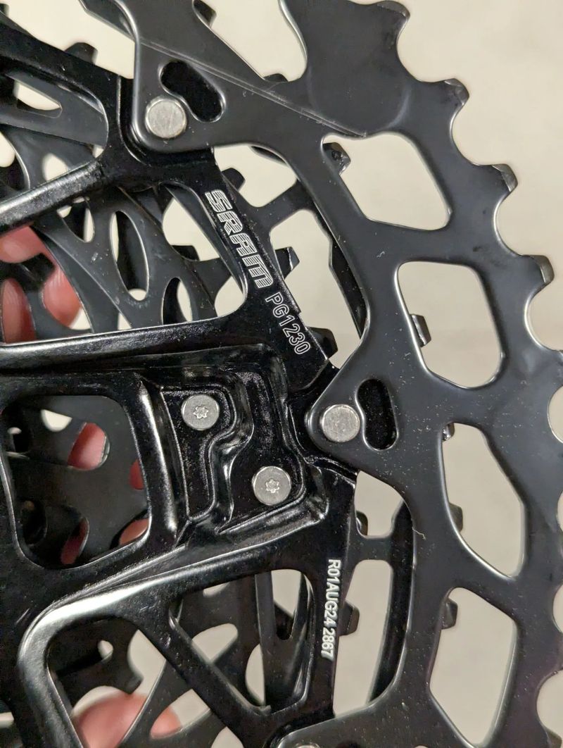 komponenty z kola, Sram NX Apex, kazeta, řazení, brzdy, zapletená kola 12x110 a 12x148 