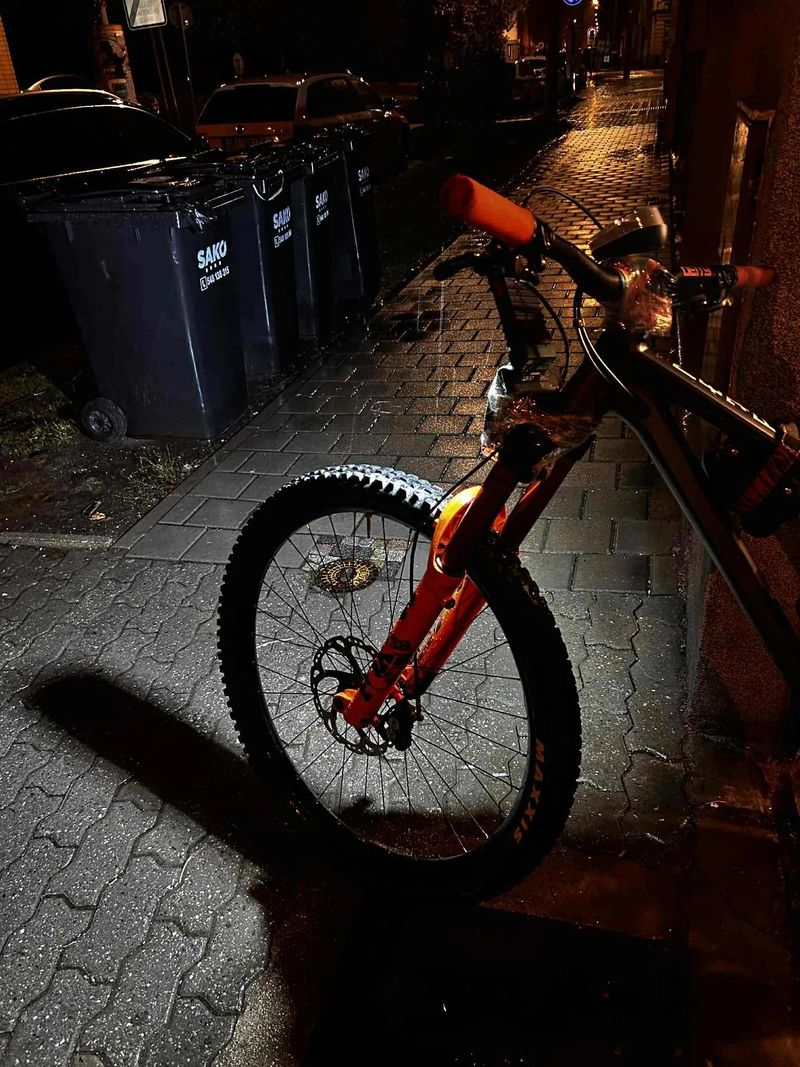 VÝMĚNA POZOR ZMENA Commencal Meta AM 29