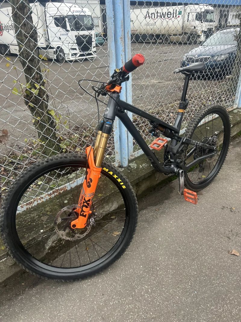 VÝMĚNA POZOR ZMENA Commencal Meta AM 29
