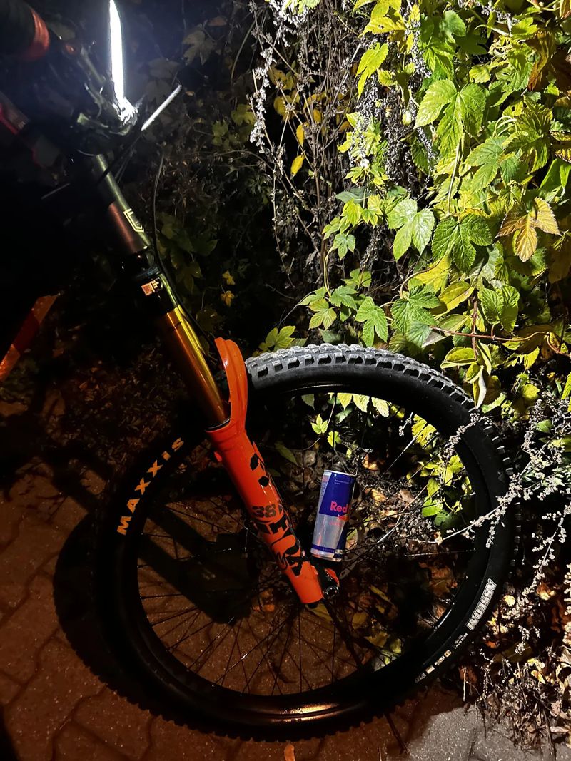 VÝMĚNA POZOR ZMENA Commencal Meta AM 29