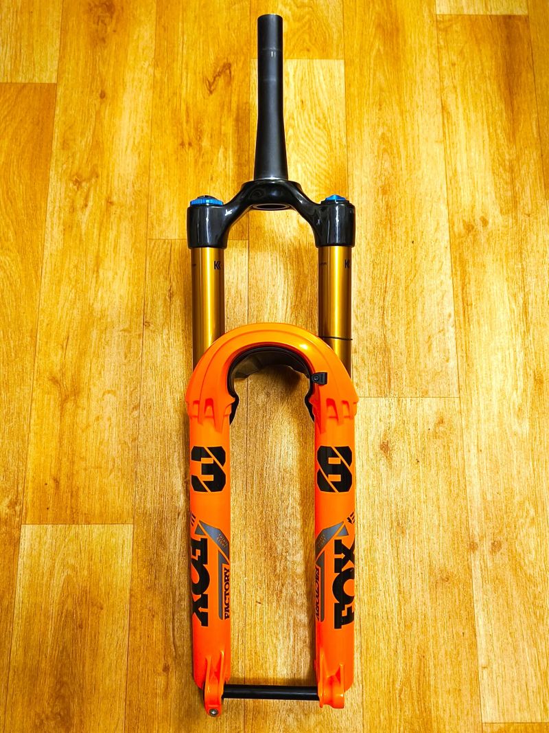 FOX 38 Factory Grip2 29", zdvih 160 mm, kashima TOP STAV