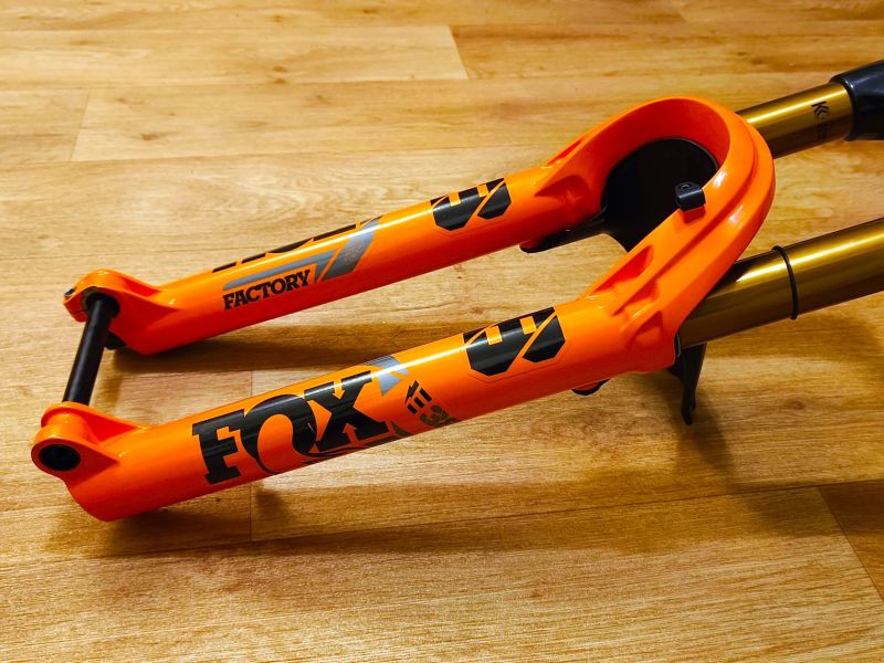 FOX 38 Factory Grip2 29", zdvih 160 mm, kashima TOP STAV