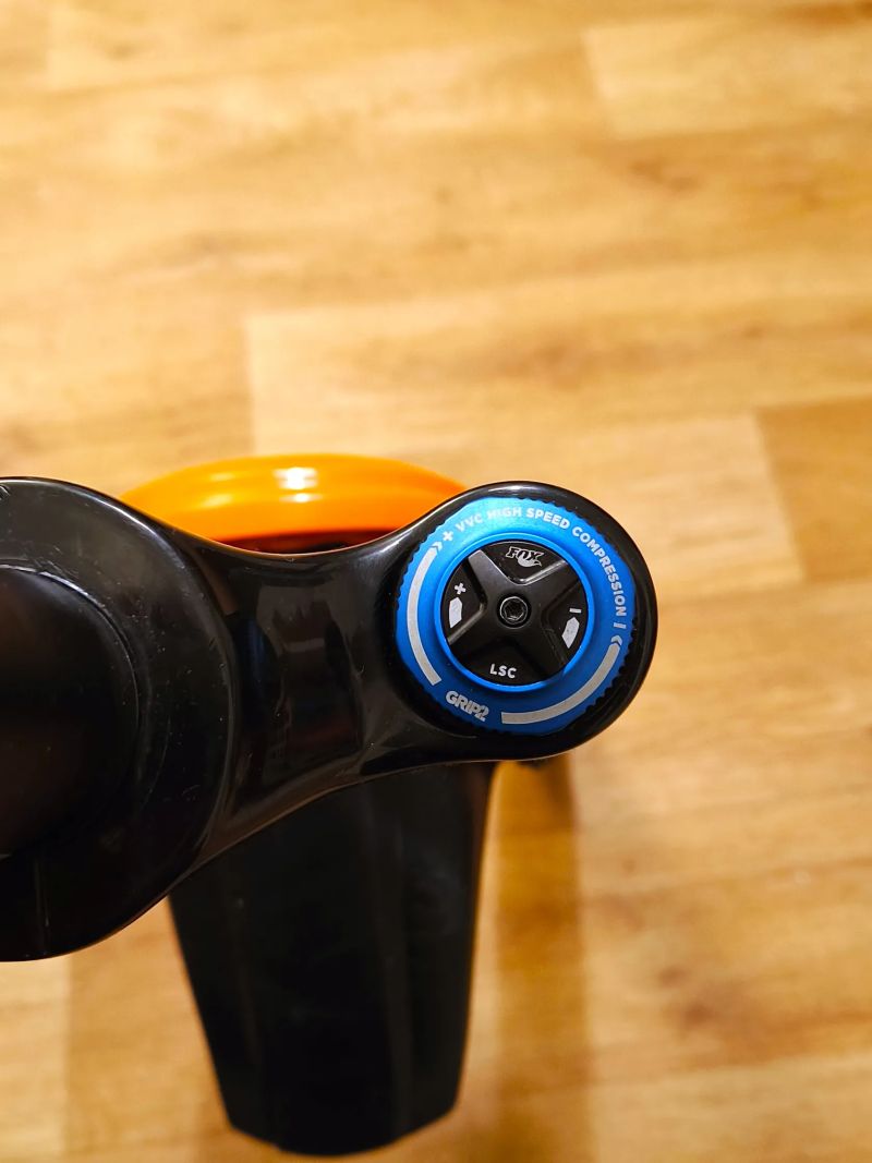 FOX 38 Factory Grip2 29", zdvih 160 mm, kashima TOP STAV