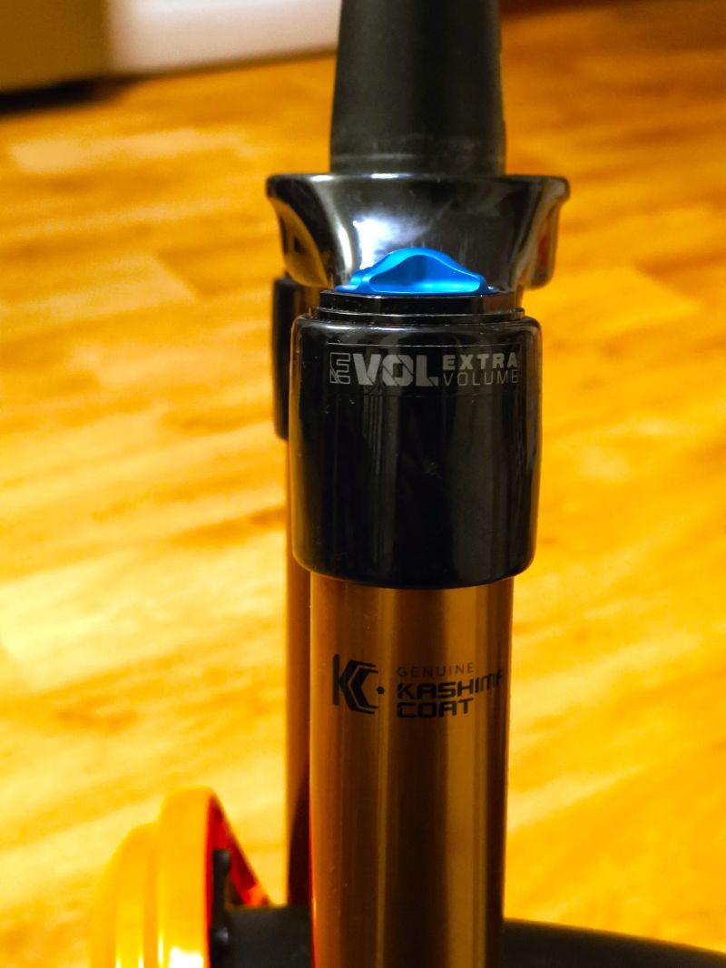 FOX 38 Factory Grip2 29", zdvih 160 mm, kashima TOP STAV