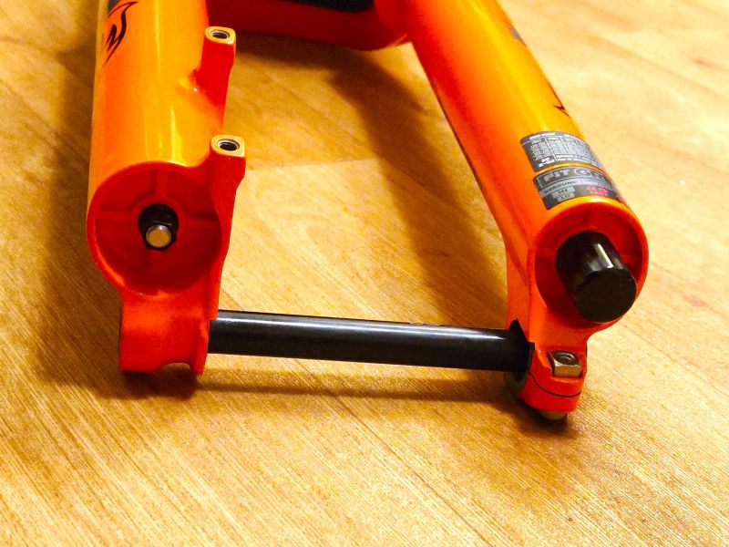 FOX 38 Factory Grip2 29", zdvih 160 mm, kashima TOP STAV