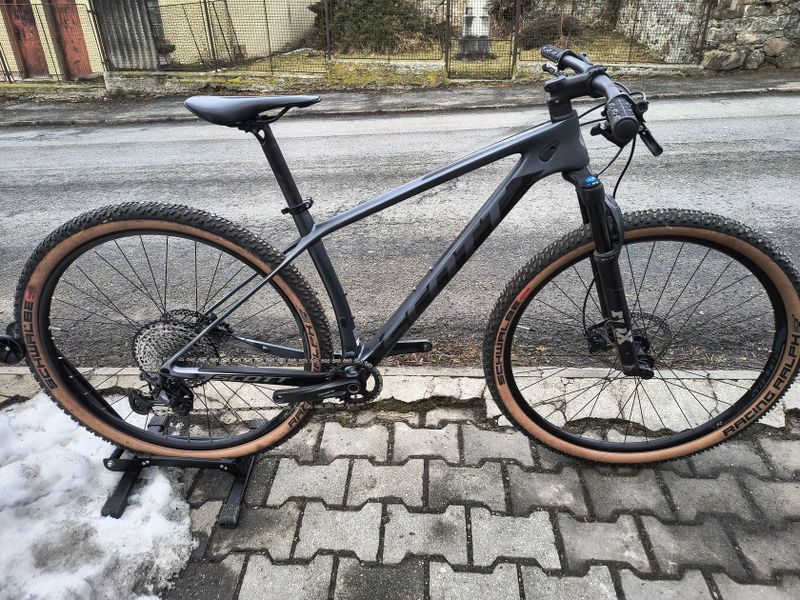 KARBONOVÉ HORSKÉ KOLO SCOTT , SHIMANO XT , FOX