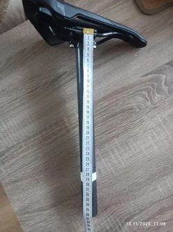 Nové sedlo Selle Italia SLS a karbon. sedlovka Twitter 31,6 