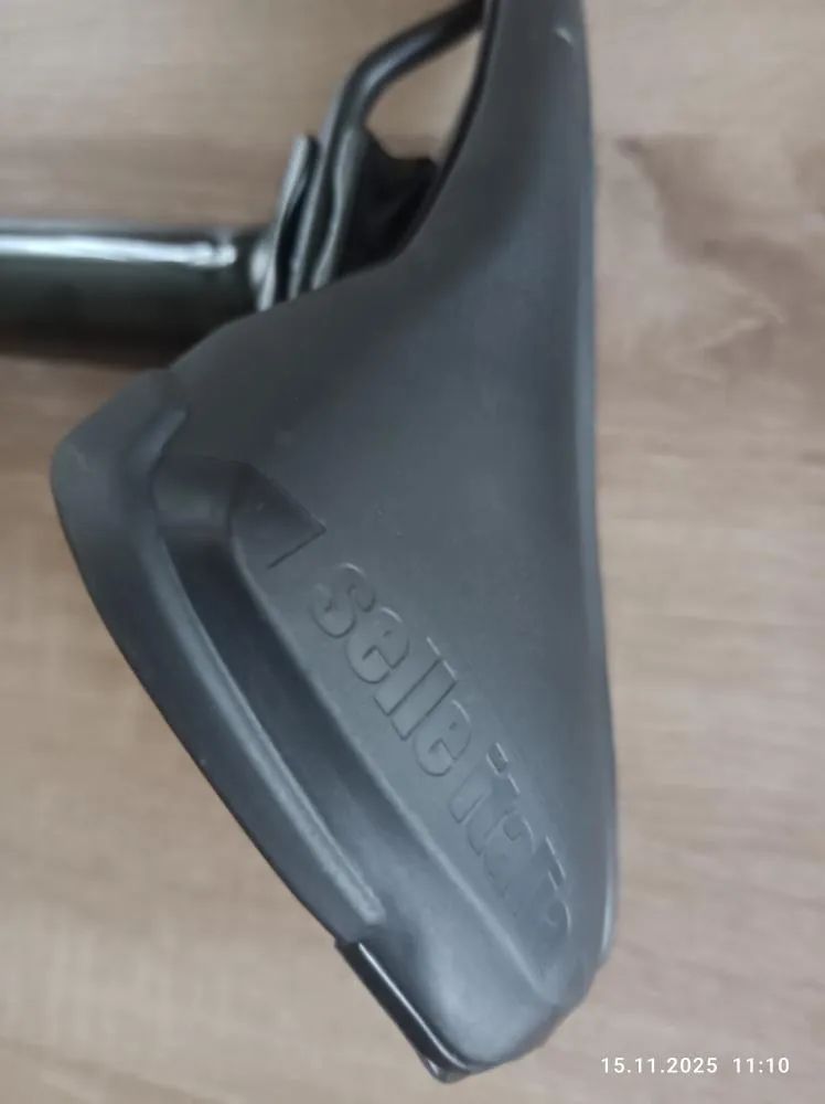 Nové sedlo Selle Italia SLS a karbon. sedlovka Twitter 31,6 