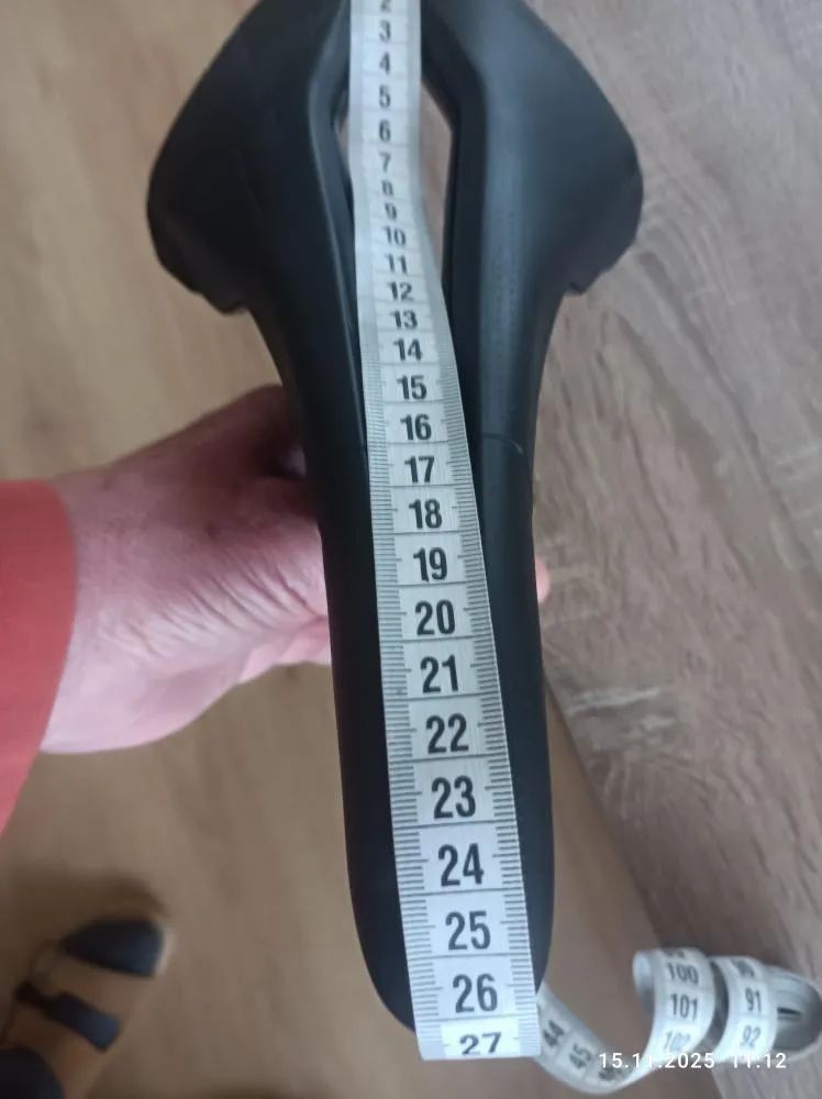 Nové sedlo Selle Italia SLS a karbon. sedlovka Twitter 31,6 