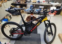 Trek RAIL 9.8 XT - NOIR / ROUGE FADE