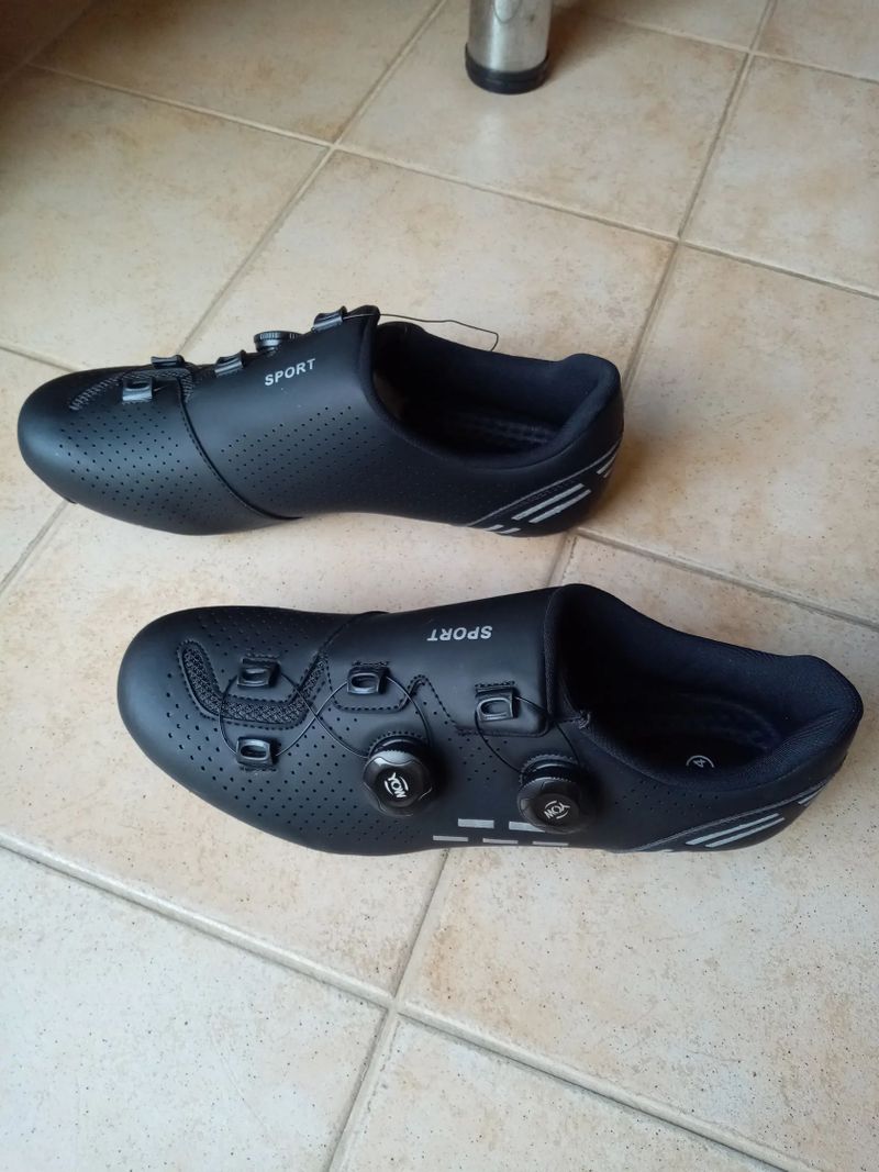 3x Tretry: Mavic Crossmax (MTB), Diadora Fast, Sport - sil. i MTB, vel. 44