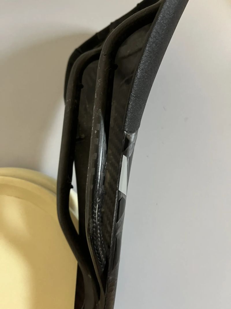 karbonové sedlo TUNE -KommVor