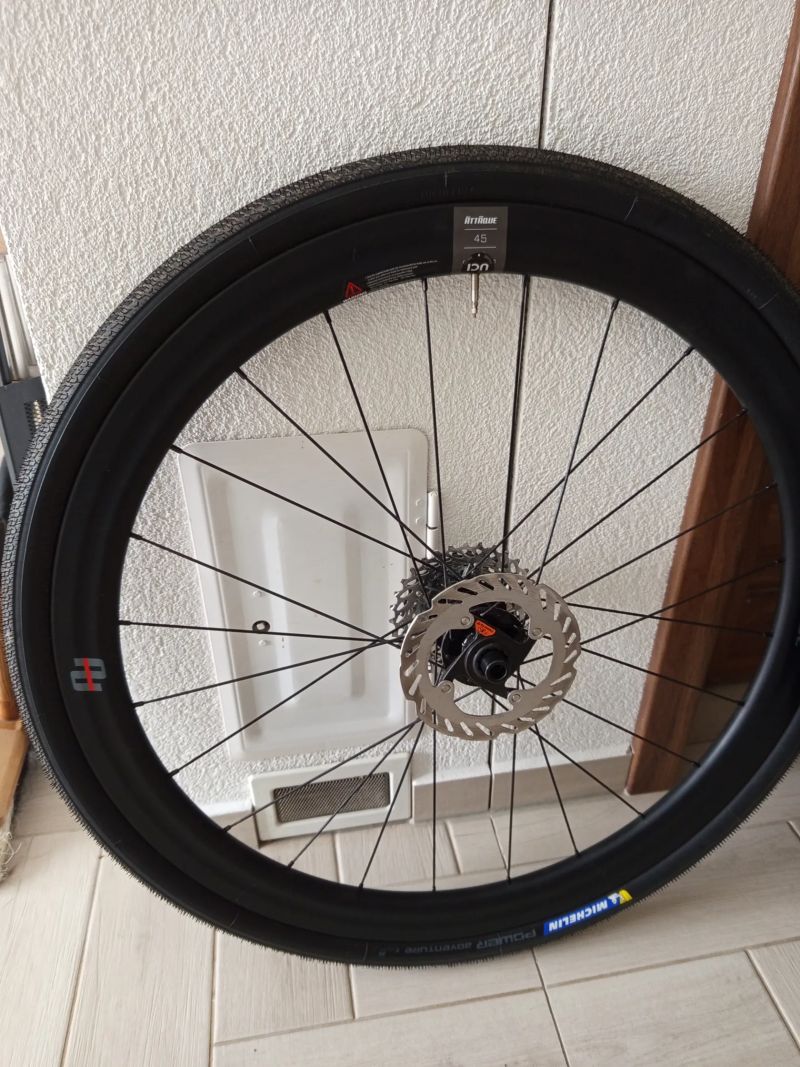 Karbonová kola Road/Gravel 